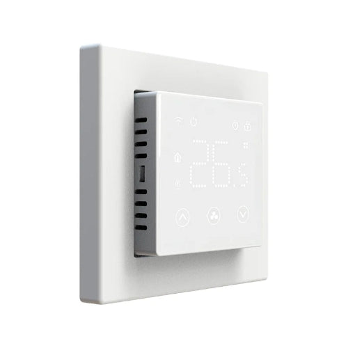 DOC3 wifi thermostaat wit gemonteerd in wandframe — inbouw thermostaat infrarood vloerverwarming Busch Jäger